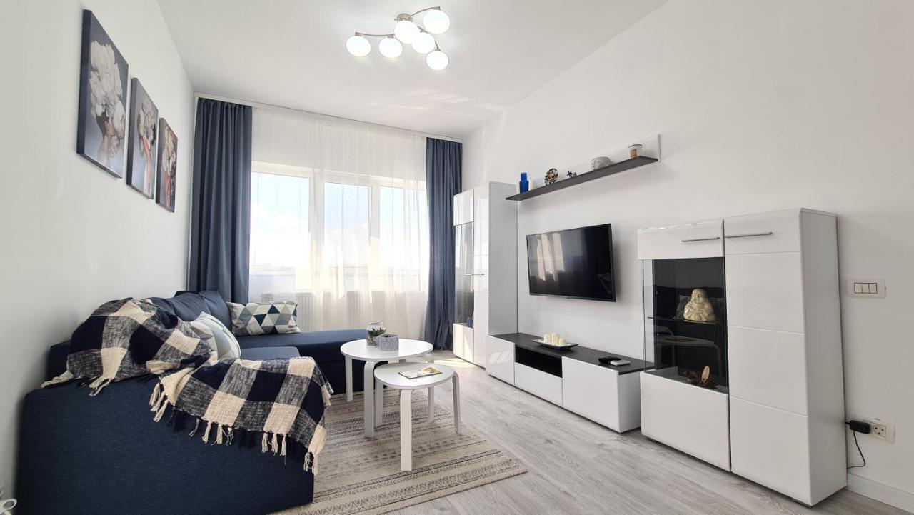 Bright Stylish Apartment In Pitesti Пітешть Екстер'єр фото